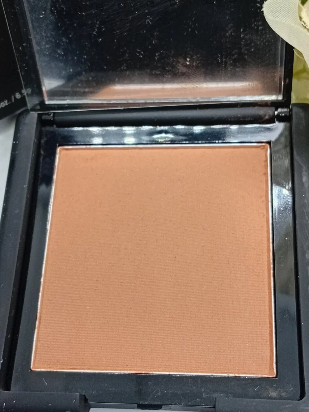 Lisi Pressed Powder Foundation Cashmere Veil Light Coverage Matte- Rare New